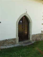 zachovaný původní vchod do kaple