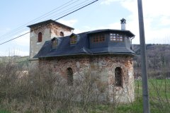 pohled zezadu zprava