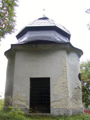 první kaple zepředu