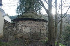 pohled zezadu zprava