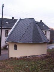 pohled zezadu zprava