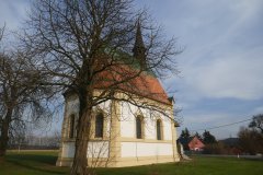 pohled zezadu zleva