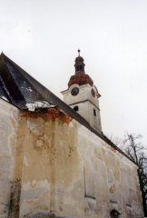 kostel krátce před zhroucením věže