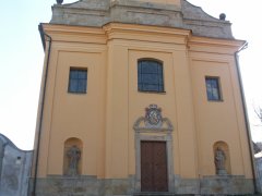 průčelí kostela