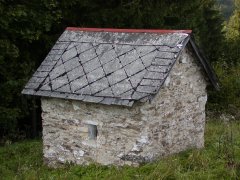 pohled zezadu zprava