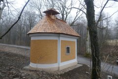 pohled zezadu zleva