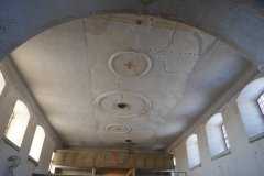 pohled do interiéru - strop nad přední částí