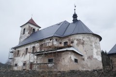 pohled zezadu zprava