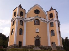 průčelí kostela