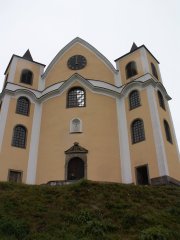 průčelí kostela