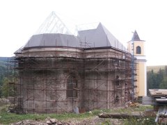 pohled zezadu zleva