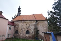 pohled zezadu zprava