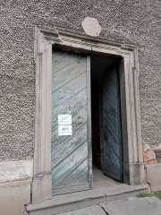 vchod do kostela