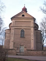 průčelí kostela