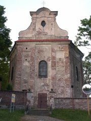 průčelí kostela