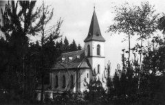 dobová pohlednice s kaplí - výřez