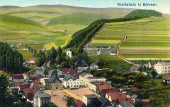 dobová pohlednice vsi s hrobkou na hřbitově
