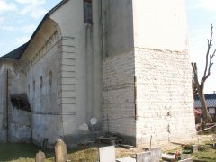 pohled zepředu zleva - stažené zdivo
