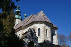 pohled zezadu zprava