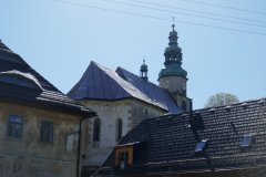 pohled zezadu zleva