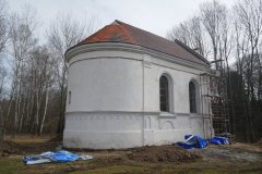 pohled zezadu zleva
