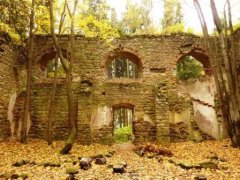 ruiny kostela