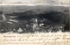 dobová pohlednice města s kostelem