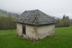 pohled zezadu zprava