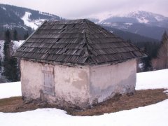 pohled zezadu zprava