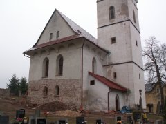 pohled zepředu zprava - odvodnění kostela