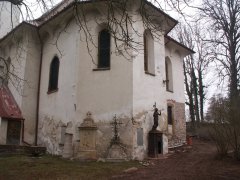 pohled zezadu zprava - odvodnění kostela
