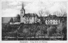 kostel s farou na dobové pohlednici