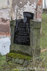 náhrobek na hřbitově