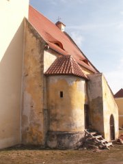 pohled na přední část zprava