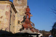 pohled zepředu zprava - původní zakončení věže