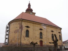 pohled zezadu zleva - nová střecha