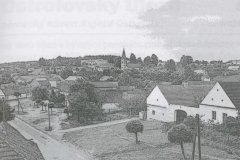 celkový pohled na ves s kostelem