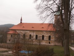 pohled zleva 