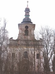 průčelí kostela