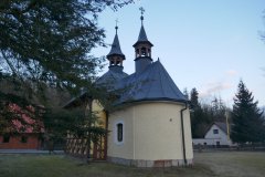 pohled zezadu zprava