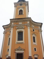 průčelí kostela