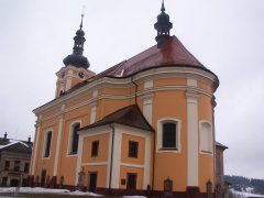 pohled zezadu zprava