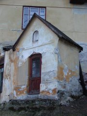 pohled zepředu zprava