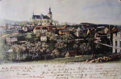 dobová pohlednice města s kostelem