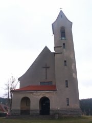 průčelí kostela