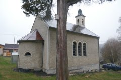 pohled zezadu zleva