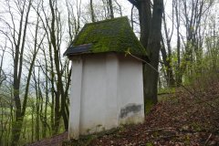 kaple křížové cesty - pohled zezadu zprava