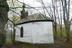vrcholová kaple - pohled zezadu zprava