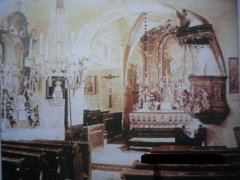 starší foto interiéru kostela - zadní část