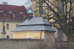 pohled zezadu zprava